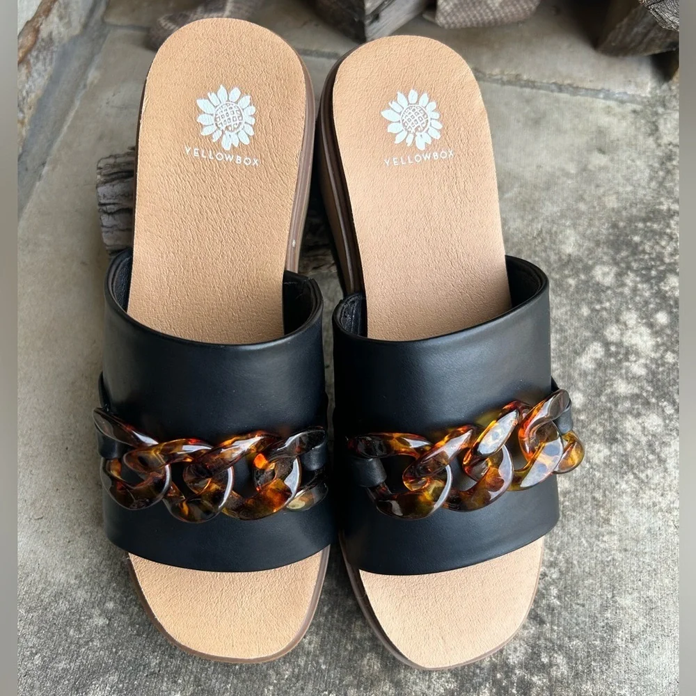 Yellow Box women’s ALORA Wedge‎ Sandals with chain detail New WOB Sz-8. U - Picture 2 of 12